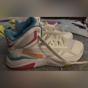 Moonshine shoes size 7 hardly used great condition